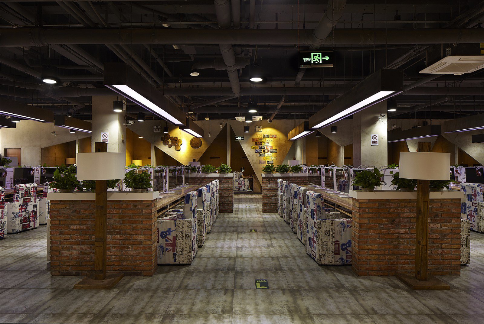 在南寧網(wǎng)咖網(wǎng)吧裝修要多少錢一平方？