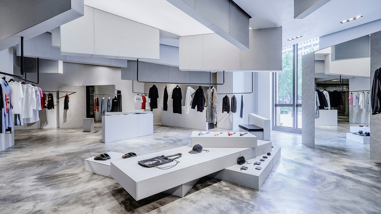 在南寧服裝店裝修前需要辦理的手續(xù)有哪些？